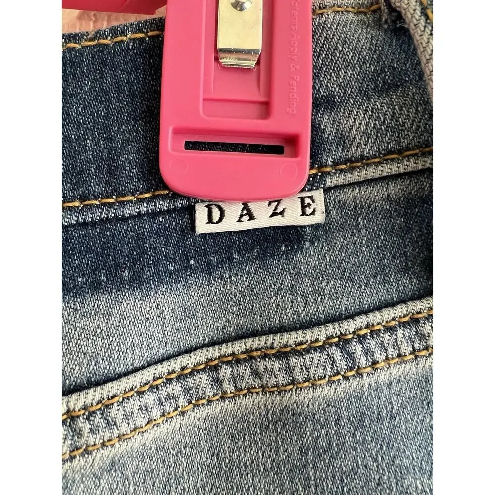 DAZE DENIM Far Out High Rise Wide Leg Cuff Hug Your Body Jeans In Big Break 30 - Picture 9 of 15